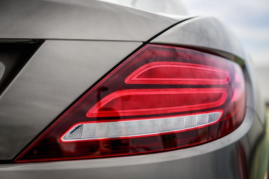 Детали экстерьера Mercedes-Benz SLC200 2017 года  (MY) (фото 16 из 21)